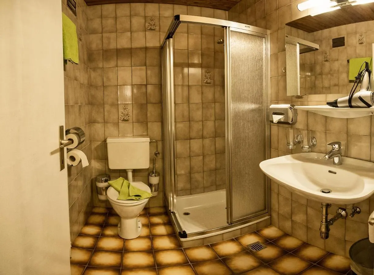 Homestay szállás Baerenwirt Apartman Mittenwald Németország